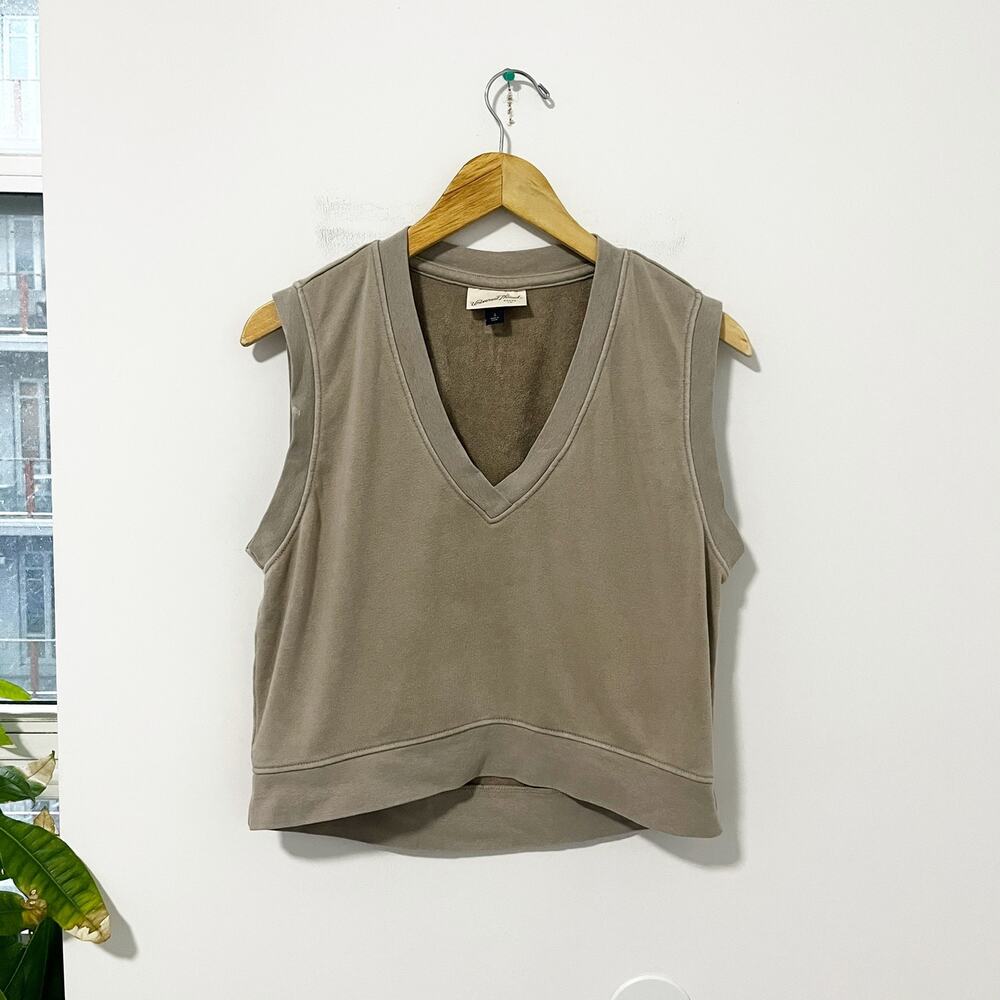 Universal Thread V Neck Sleeveless Sweater Size Small